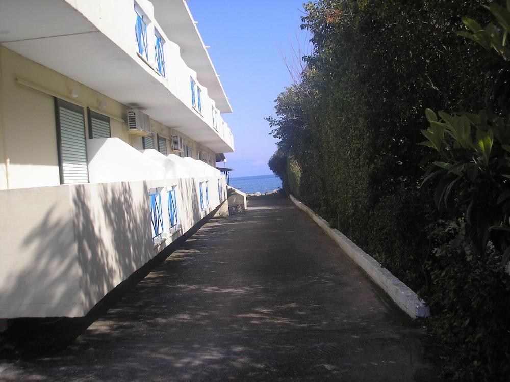 Francisco Beach Hotel Agios Andreas  Exterior photo