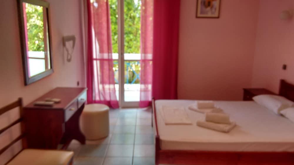 Francisco Beach Hotel Agios Andreas  Exterior photo