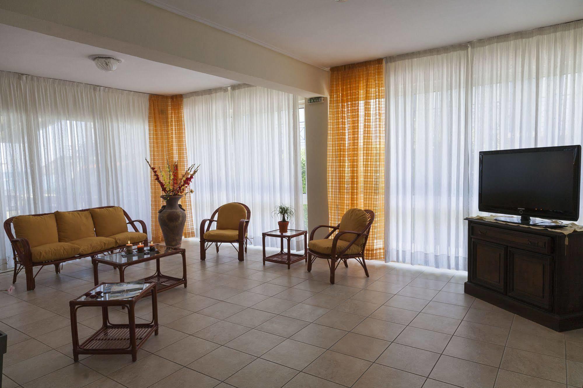 Francisco Beach Hotel Agios Andreas  Exterior photo